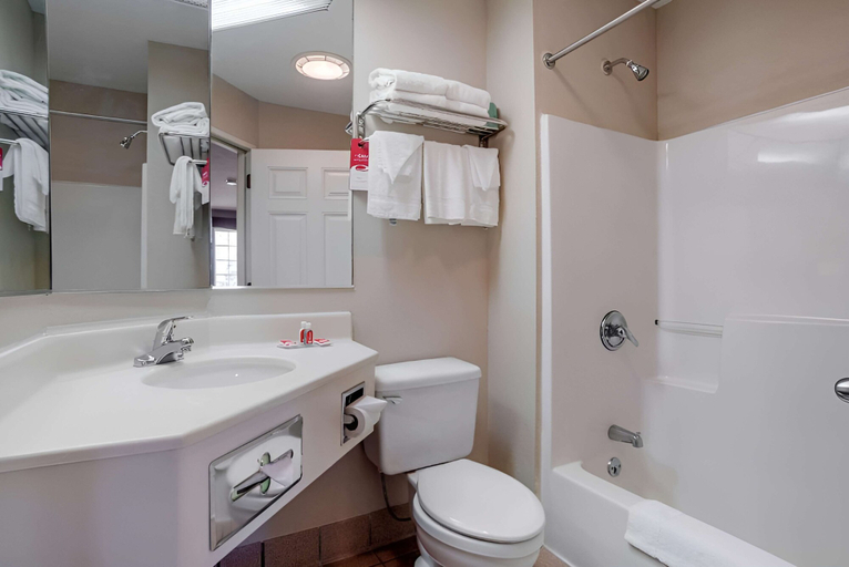 Bathroom 3, Americas Best Value Inn Gettysburg, Adams