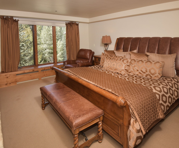 Room 2, The Pines 401, Eagle