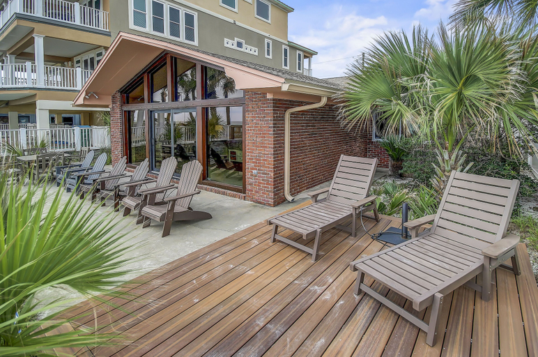 Property grounds 4, Gulf Front 3bd/2ba Home With Private Beach Access!, Bay