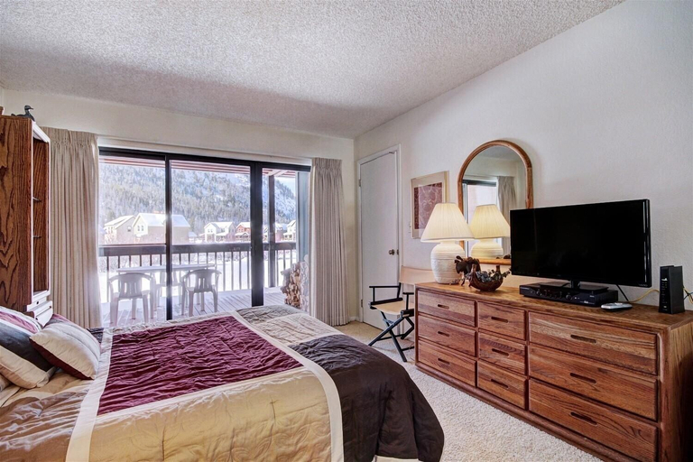 Room 2, Mountainside 162h 2 Bedroom Condo by RedAwning, Summit