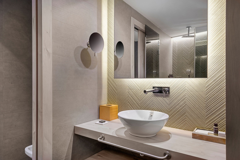 Bathroom 4, Palacio Tondon, Autograph Collection, La Rioja
