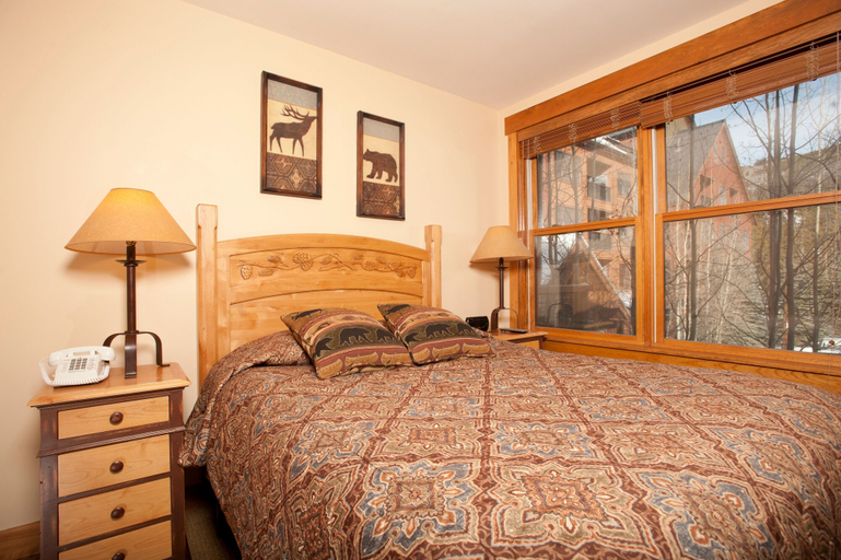 Room 3, Springs 8848, Summit
