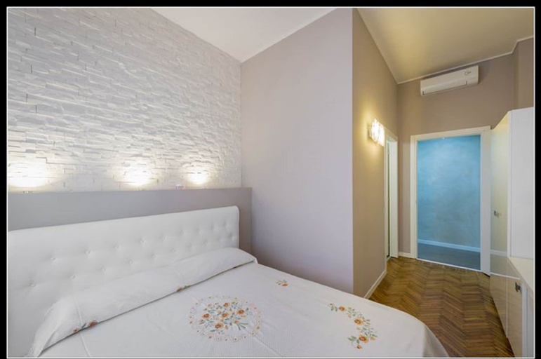 Bedroom 5, La Residenza Isabella, Milano