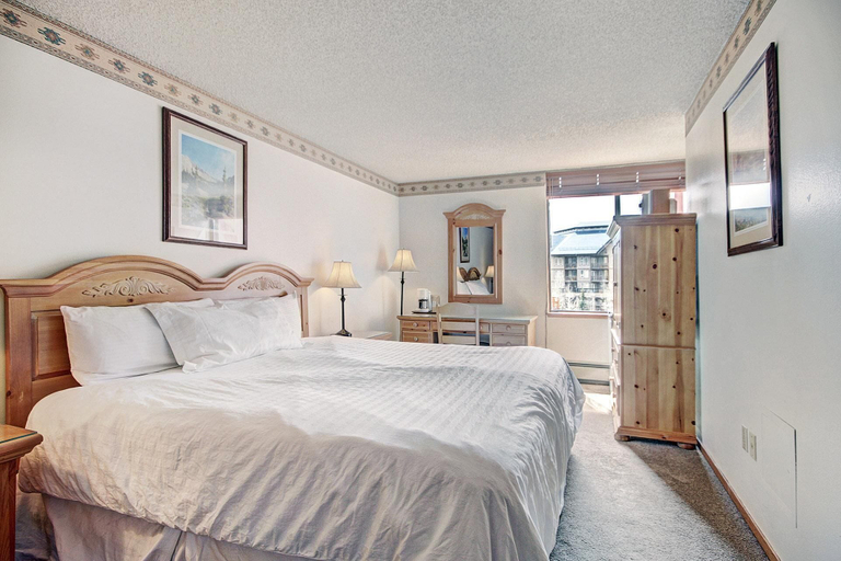 Room 4, Roomy Condo with Great Amenities - VS438 by RedAwning, Summit