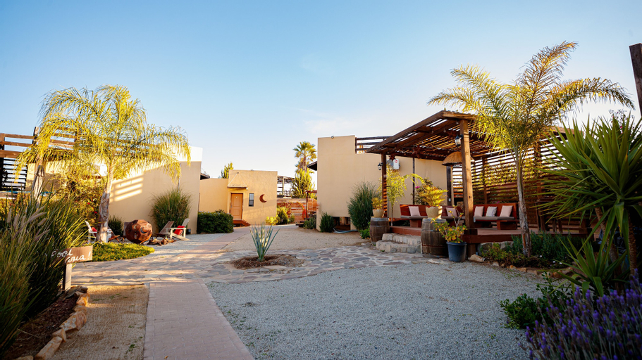 Exterior 1