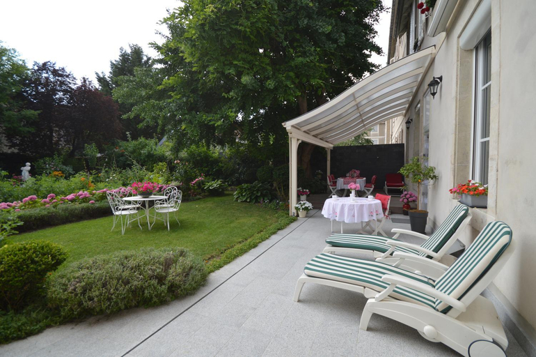 Others 2, Chambre d'hotes a TOUL centre ville avec parking prive, Meurthe-et-Moselle