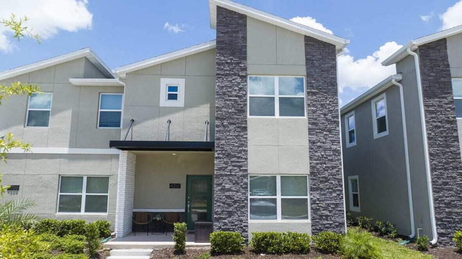 Front of property - evening/night, Splendid 5Bd Close to Disney at Storey Lake 4251, Osceola