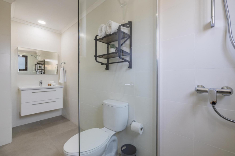 Bathroom 3, NEW Modern 2 Bedroom Townhome Gold Coast