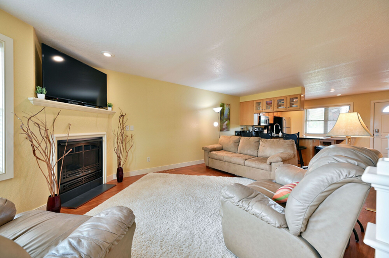 Others 5, Unit 109 2 Bdrm/ 2 Ba 2 Bedroom Condo by RedAwning, Barron