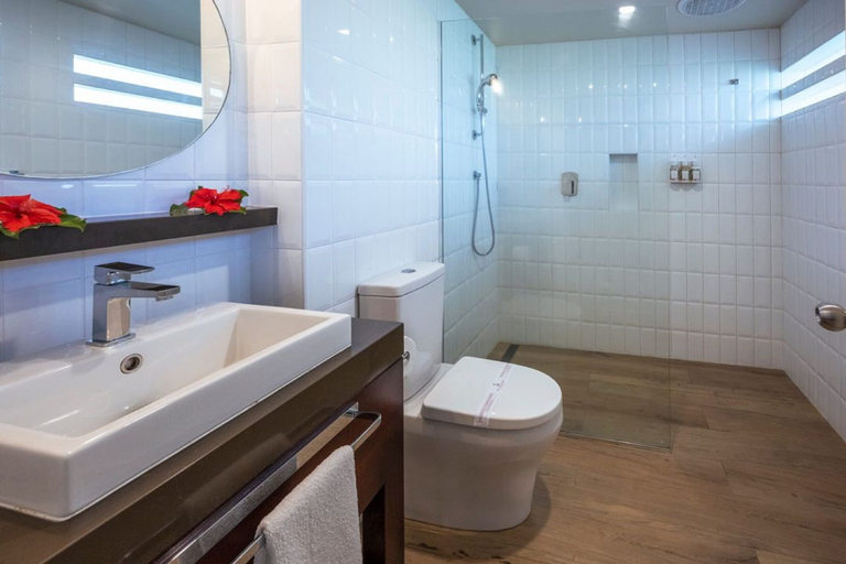 Bathroom 5, Fiji Gateway Hotel, Ba