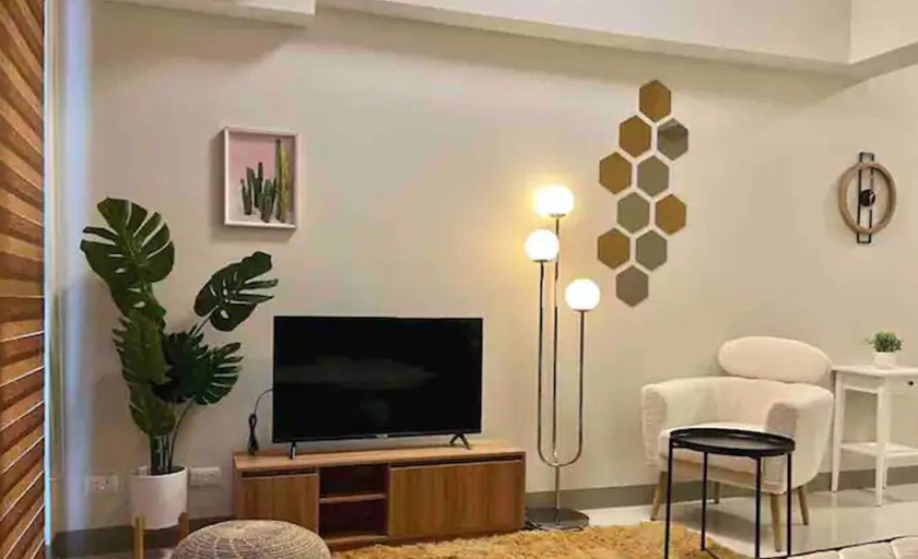Others 5, Charming Studio Unit in Uptown Parksuites T2 Bgc, Taguig