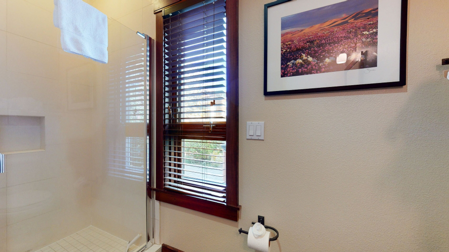 Bathroom 3, Juniper Crest 1 4 Bedroom Townhouse by RedAwning, Mono