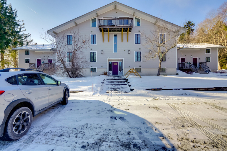 Exterior & Views 2, Bromley Mountain Escape with 2 Balconies Hike and Ski, Bennington