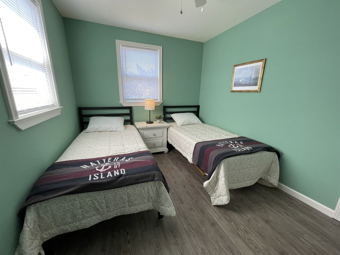 Room 2, Sunfish Cove 2 Bedroom Cottage by RedAwning, Dare