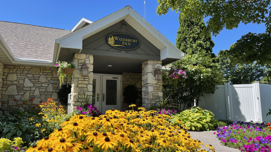 Exterior & Views 2, Waterbury Inn, Door