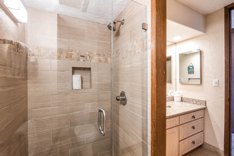 Bathroom 2, Papakea L207 Ocean Front 1 Bedroom 1 Condo by RedAwning, Maui