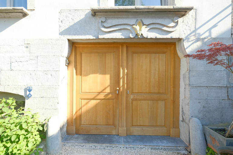 Others 5, Secret Jacuzzi Mons - Parking prive gratuit, Hainaut