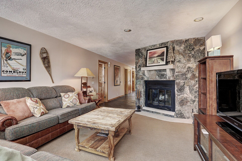 Living room 4, 2065 The Pines by RedAwning, Summit