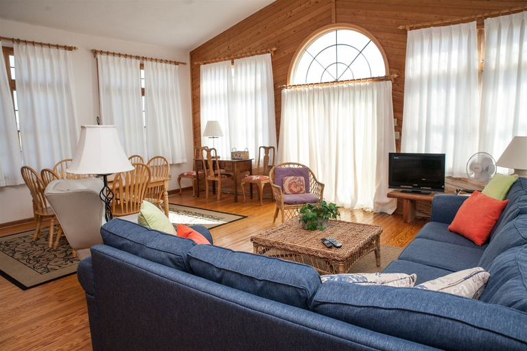 Living area 4, Chez-toni 3 Bedroom Cottage by RedAwning, Dare