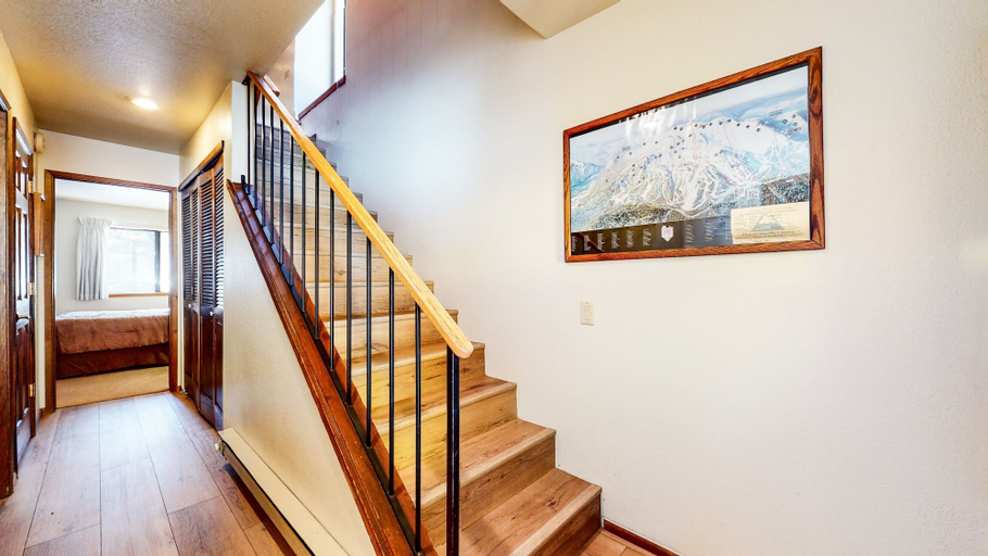 Interior 4, Snowflower 68 Spacious End Unit With Great Complex Amenities, Quiet Location by RedAwning, Mono