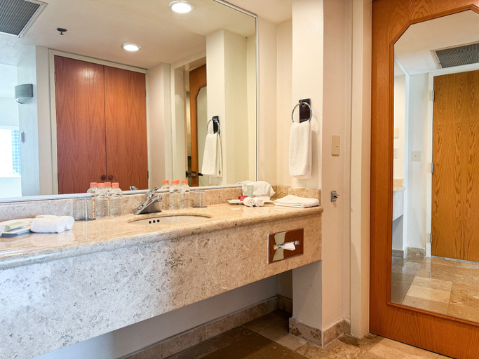 Bathroom 5, COURTYARD BY MARRIOTT VILLAHERMOSA TABASCO, Jalpa de Méndez