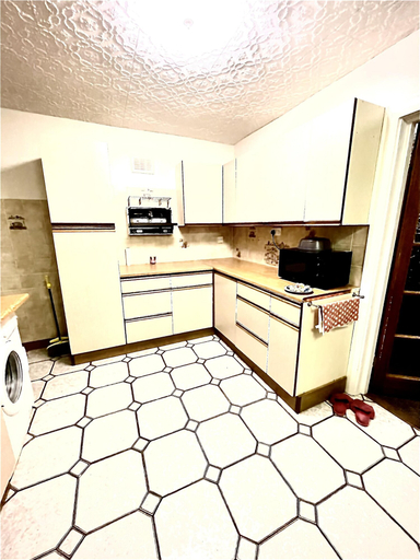 Others 5, Inviting 2-bed House in Birmingham, Birmingham