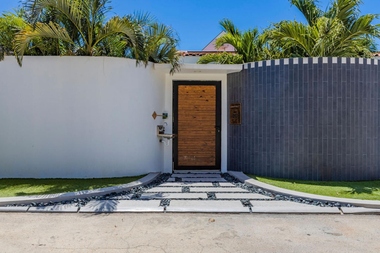 Exterior & Views 2, Private Retreat w 5 BR Spa Pool Jacuzzi