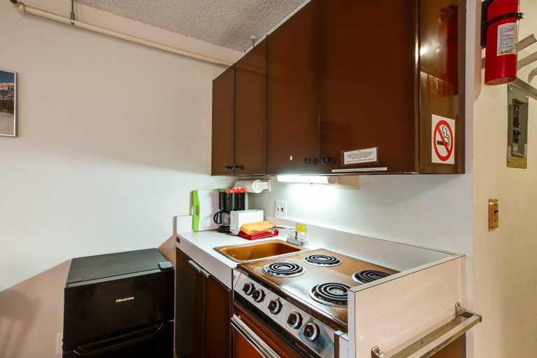 Private kitchen 2, Snowline Lodge Condo #9, Whatcom
