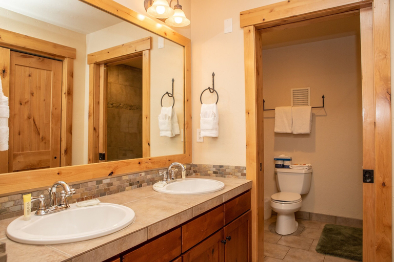 Bathroom 5, 6506 Settlers Creek Townhomes by RedAwning, Summit