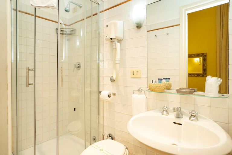 Bathroom 3, B&B Domus Pinciana, Rome