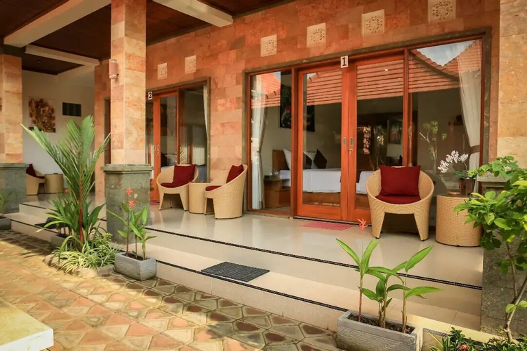 Exterior 8