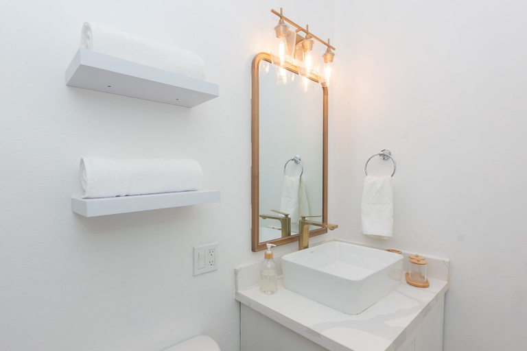 Bathroom 4, Villa Del Playa #2, Roatán