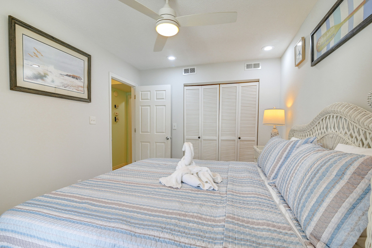 Bedroom 3, Cozy Myrtle Beach Getaway: 1 Block to Ocean!, Horry