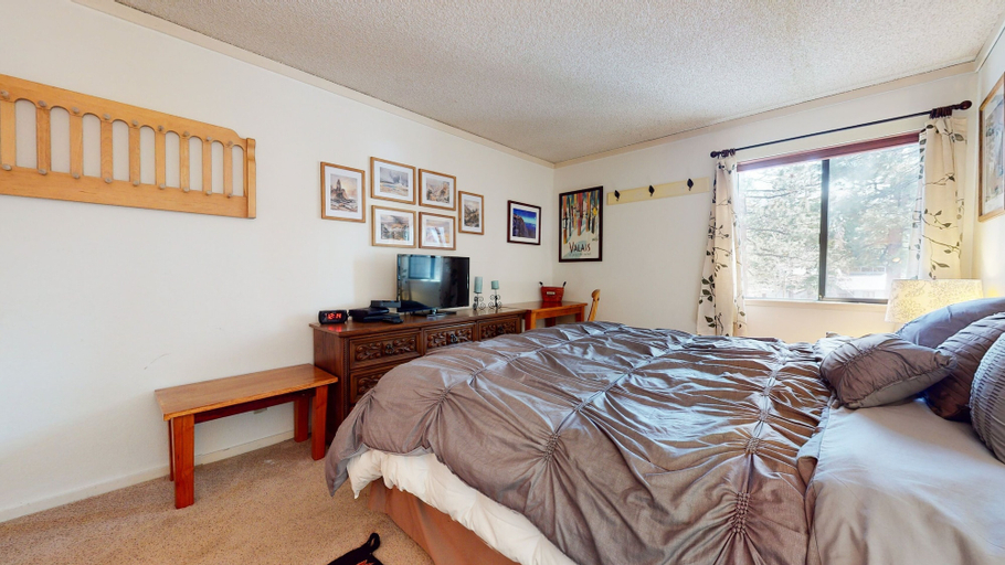 Room 4, Summit #45 1 Bedroom Condo, Mono