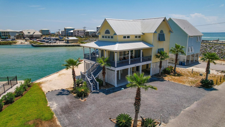Exterior 3, The Pelican 4 Bedroom Home by RedAwning, Baldwin