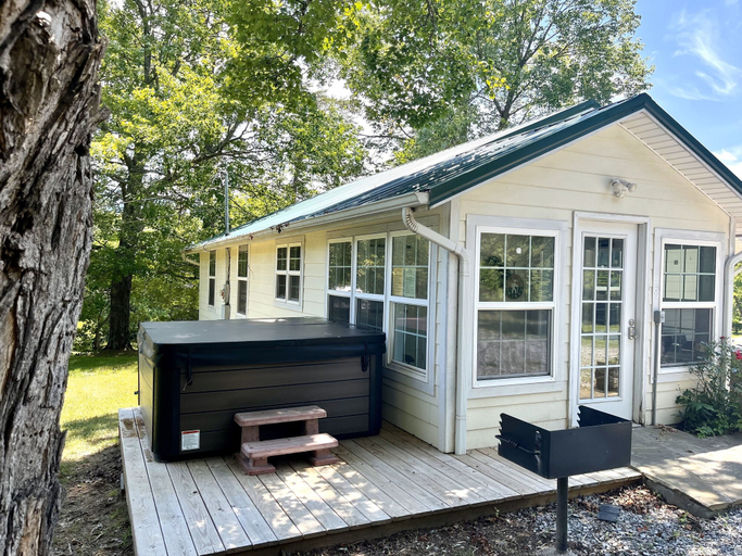 Exterior & Views 2, A Mountain Cottage 2 Bedroom Cabin by RedAwning, Sevier