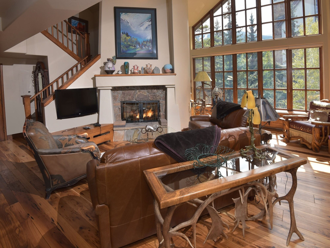 Primary image, The Pines 401, Eagle