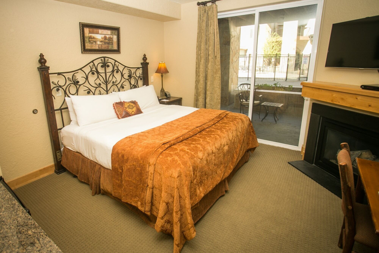 Bedroom 3, Silverado Lodge with Easy Pool Access by RedAwning, Summit
