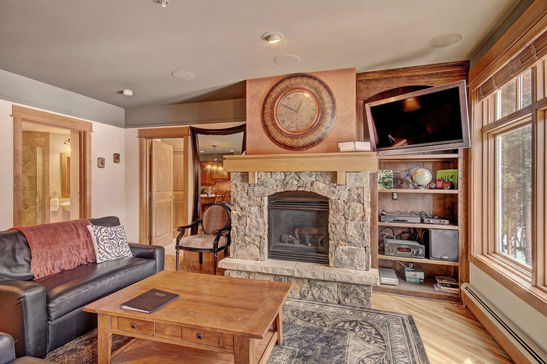 Interior 3, 3044 Lone Eagle 2 Bedroom Condo by RedAwning, Summit
