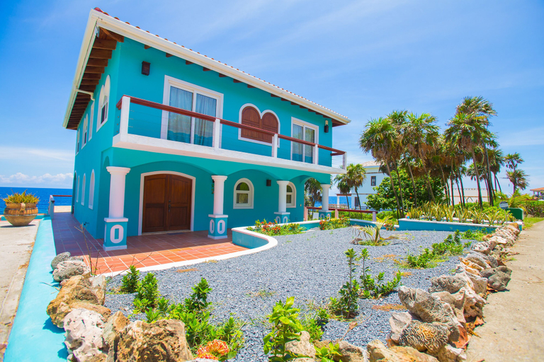 Exterior & Views 2, Stunning Coral View Home with Oceanfront Pool by RedAwning, Roatán