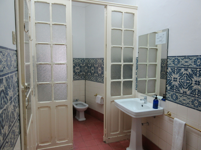 Bathroom 4, Family Macedo B&B, Lisbon