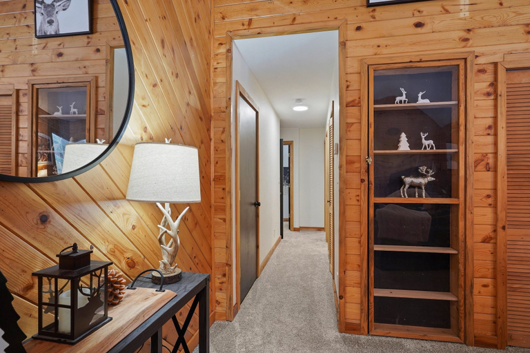Interior 5, La Pinoli 3 Bedroom Home by RedAwning, Deschutes