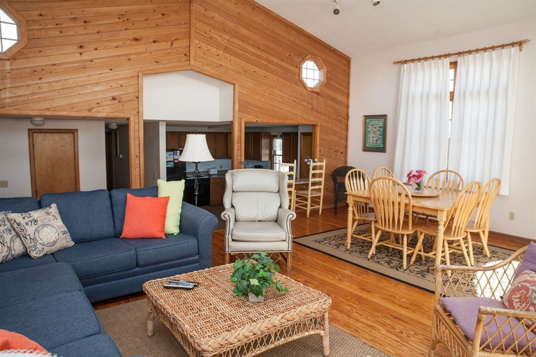 Living area 3, Chez-toni 3 Bedroom Cottage by RedAwning, Dare