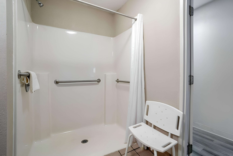 Bathroom 5, Americas Best Value Inn Gettysburg, Adams