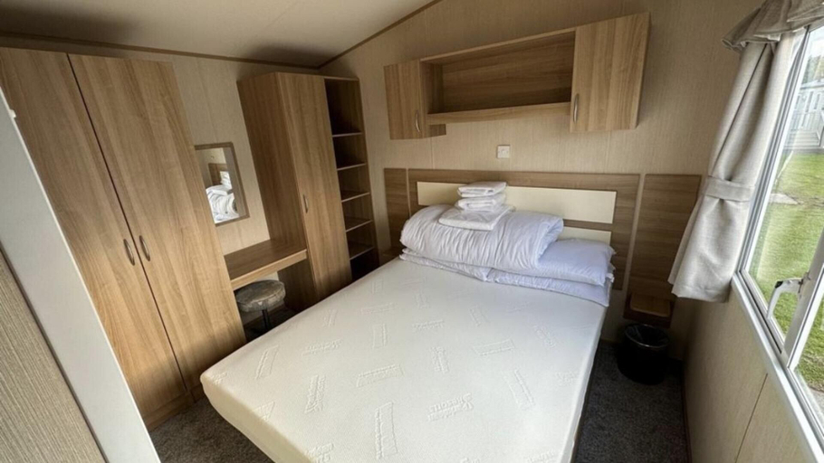 Bedroom 2, 27 Rickardos Holiday Lets, Lincolnshire