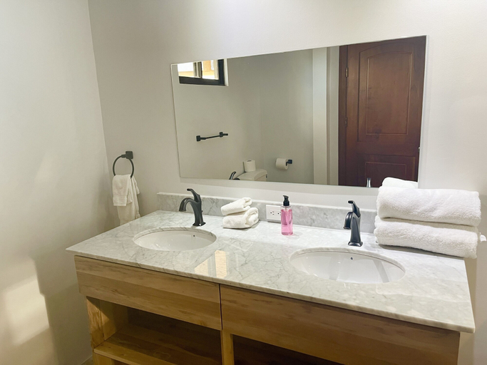 Others 4, Villa Arenas: Private Pool & Easy Beach Access in Jaco by RedAwning, Garabito