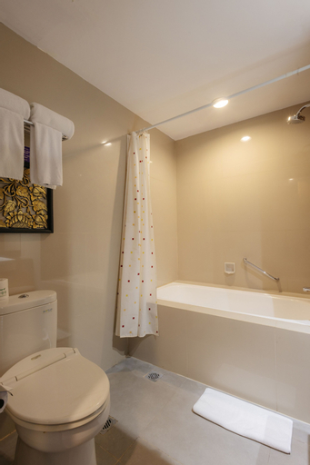 Bathroom 15