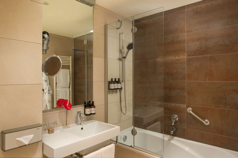 Bathroom 4