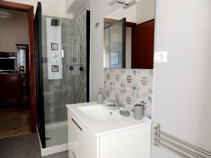 Bathroom 4, Villa Flore Loft, Palermo