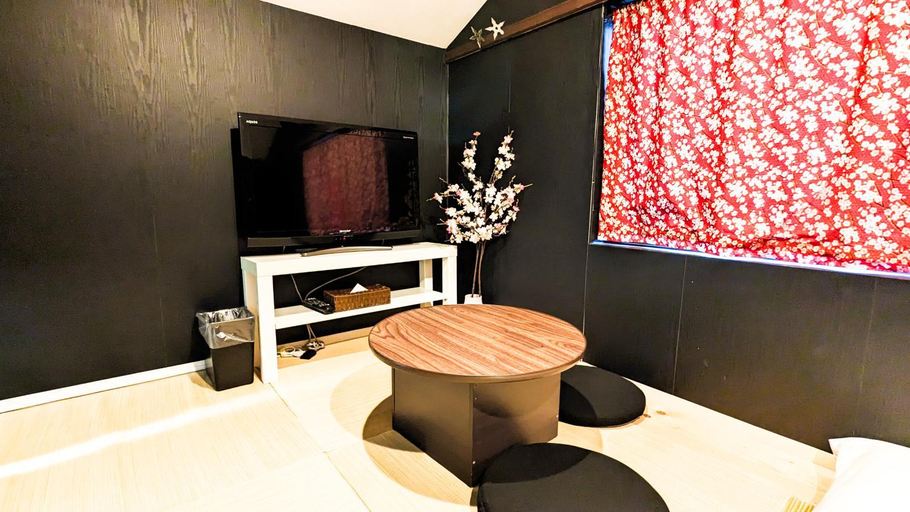 Bedroom 2, USJ 2 stops, Umeda&Dotonbori 8mins, Ninja Style SV1, Osaka